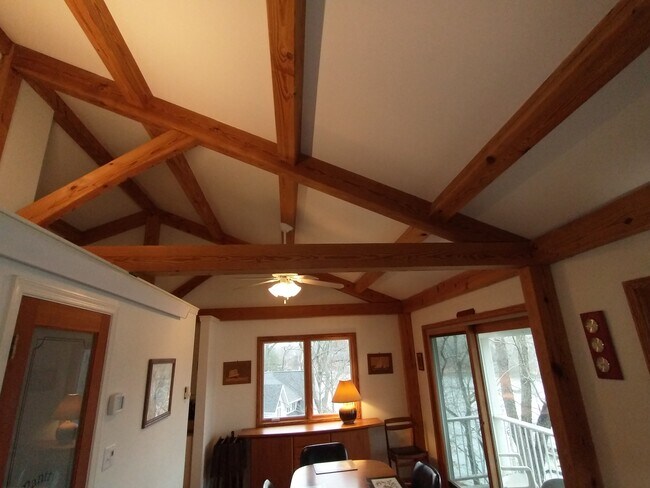 Building Photo - 402 Forest Beach Rd