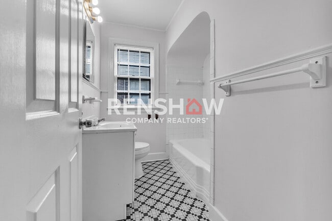 Building Photo - 3757 Faxon Ave