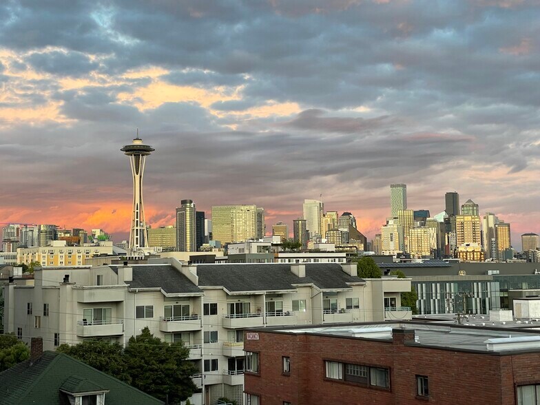 Building Photo - 415 W Mercer St