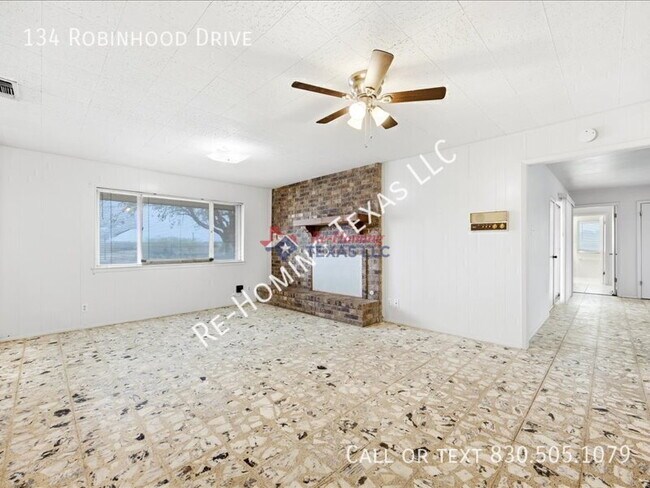 Building Photo - 134 Robinhood