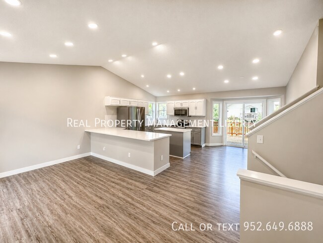 Building Photo - 2655 Kings Ave