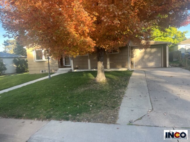 Building Photo - Beautiful Ranch Home in Englewood!