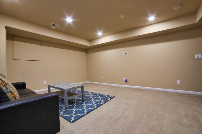 Media / entertainment area - 10926 Brooklawn Rd
