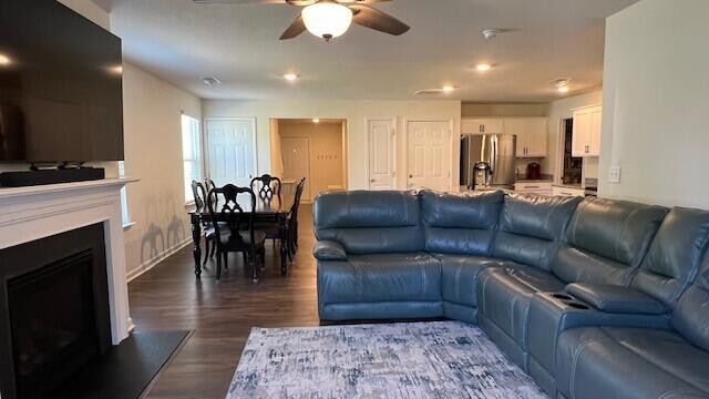 Building Photo - 3305 Serenity Dr NE