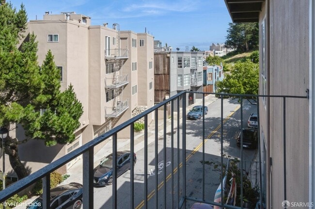 Building Photo - 646 Corbett Ave