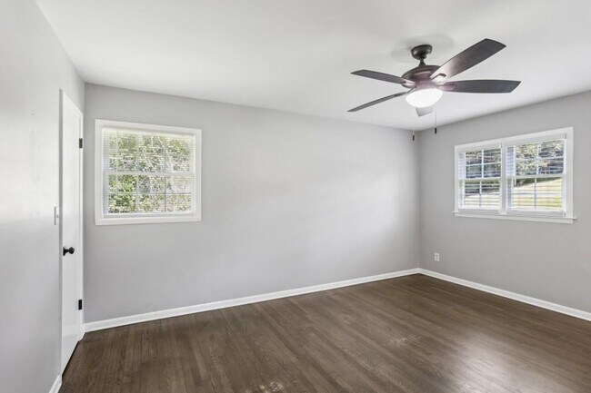 Building Photo - 2647 Hatfield Cir SE
