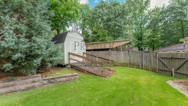 Building Photo - 3520 Algonquin Dr