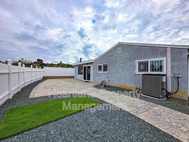 Building Photo - 7381 Laura Ct