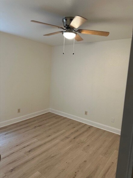 Building Photo - 718 Maple Glen Dr