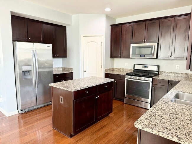 Building Photo - COLONIAL FORGE TOWNHOUSE - STAFFORD (END UNIT)