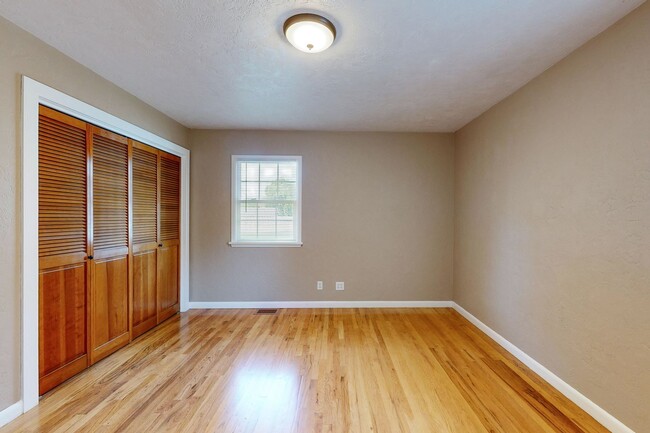 Building Photo - **APPROVED APPLICANTS**  Eastside Ground L...