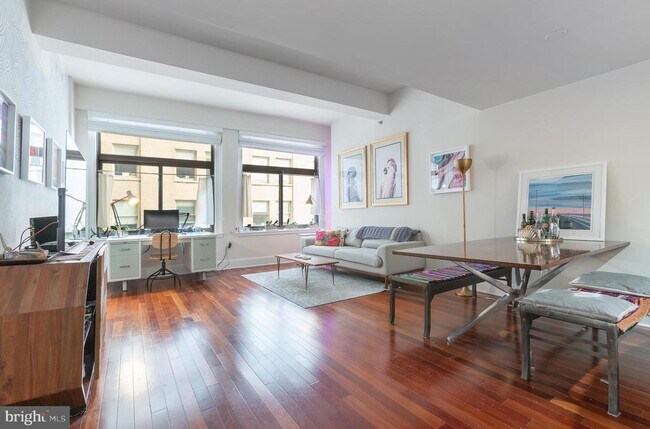 Building Photo - 1500 Chestnut St