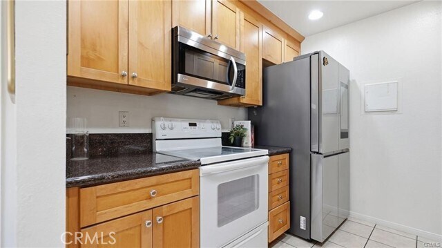 Building Photo - 8155 Woodland Dr