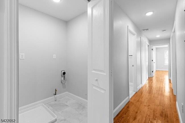 Building Photo - 19 Shaw Ave