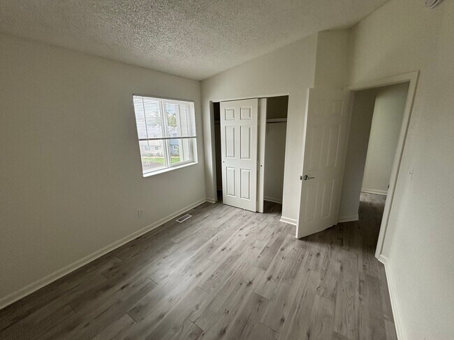 Building Photo - 629 Walden Cir