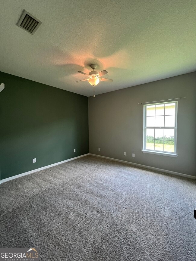 Building Photo - 213 Royal Palms Ave