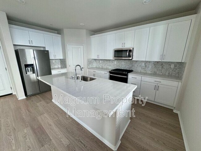 Building Photo - 36330 Albus Ave