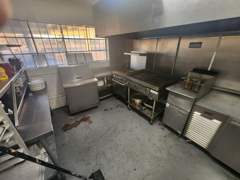 Building Photo - 26468 National Trails Hwy