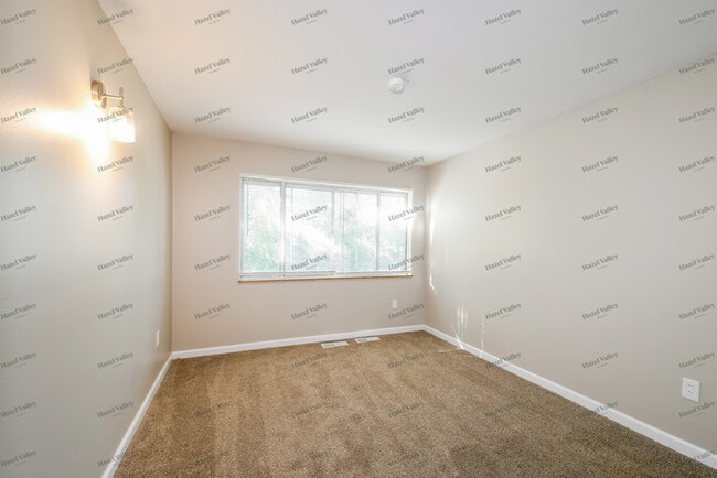 Building Photo - 1405 Arlington Dr