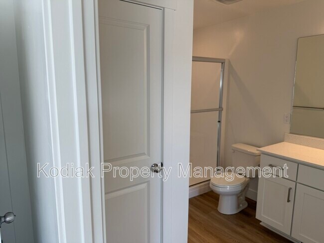 Building Photo - 229 W 925 N