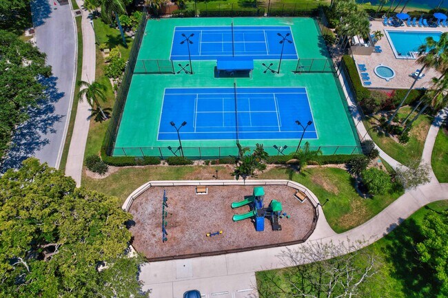 Building Photo - 1209 12th Ct