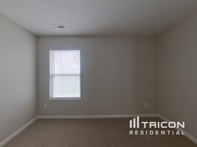 Building Photo - 3029 Decapolis Dr