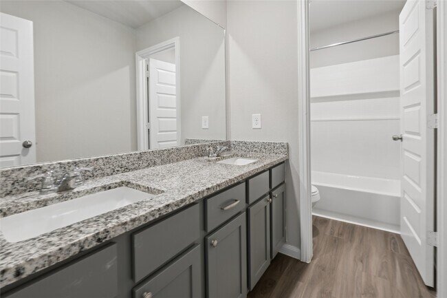 Building Photo - 2425 Shellcracker Dr