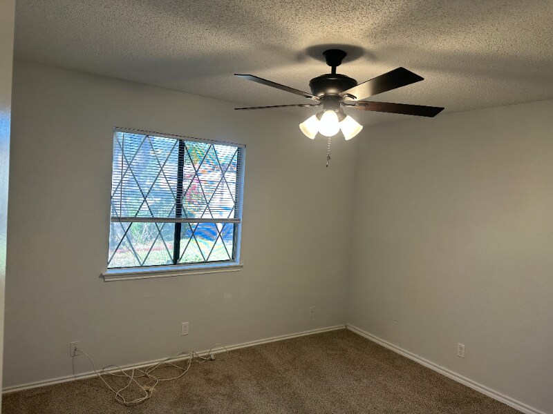 Building Photo - 5922 Lakedale St