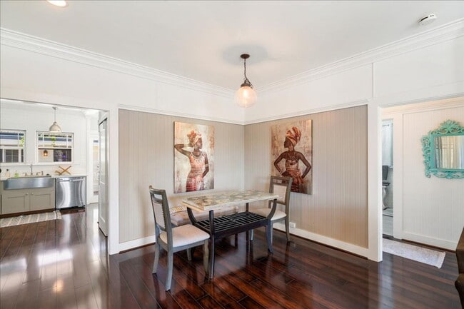 Building Photo - Fully Furnished 2-Bedroom + Loft & Serene ...
