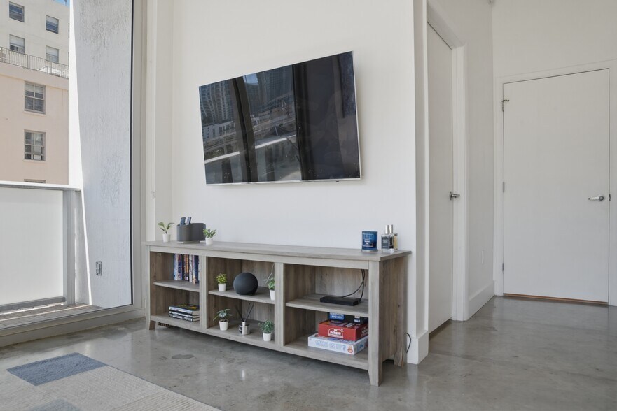 Building Photo - 151 SE 1st St