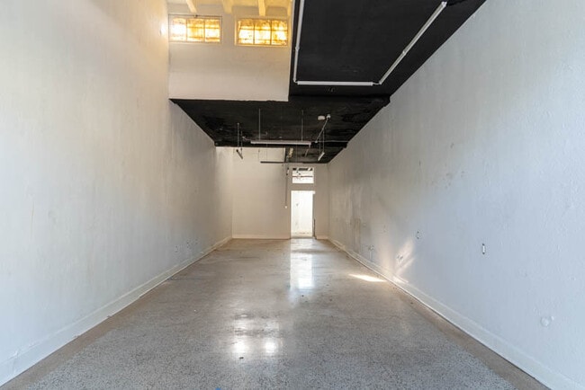 Building Photo - 2505 S Presa St