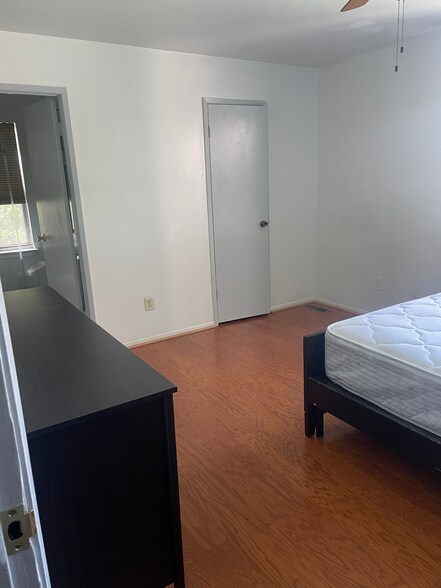 Building Photo - 7077 Palamar Turn