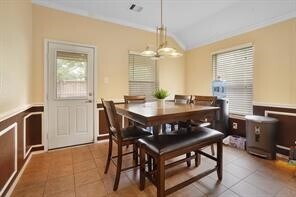 Building Photo - 10351 Whisper Bluff Dr