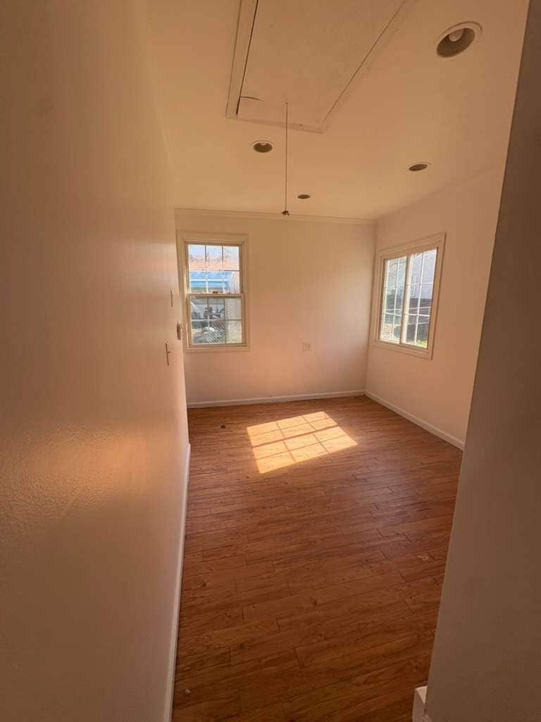 Building Photo - 8 Delano Grove