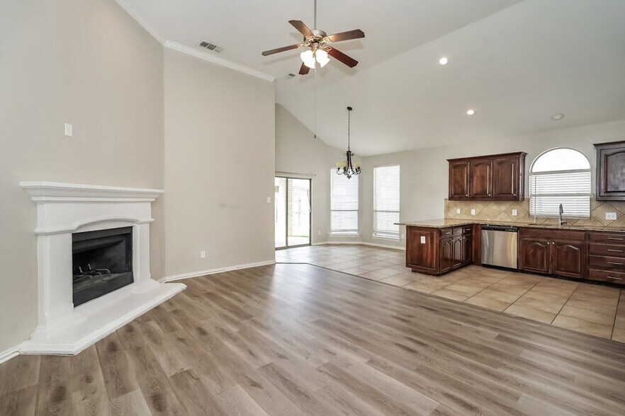 Building Photo - 3205 Stonecrop Trail