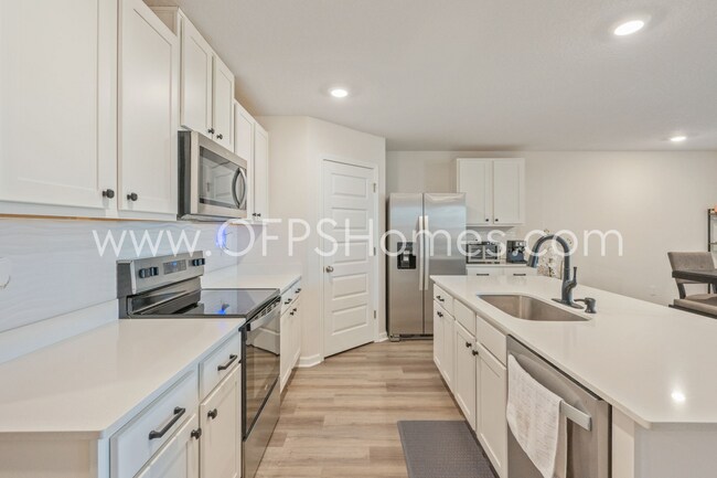 Building Photo - CRESTVIEW 4BED/2BATH - AVAILABLE JUNE 1ST!