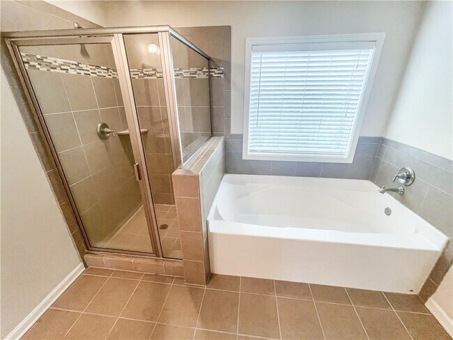 Building Photo - 5840 Zelkova Dr