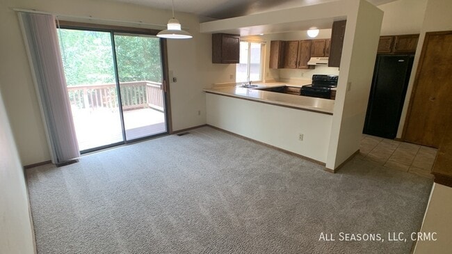 Building Photo - 850 Quail Lake Cir