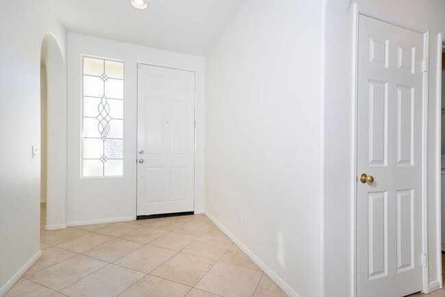 Building Photo - Charming Single Level Home in Oceanside