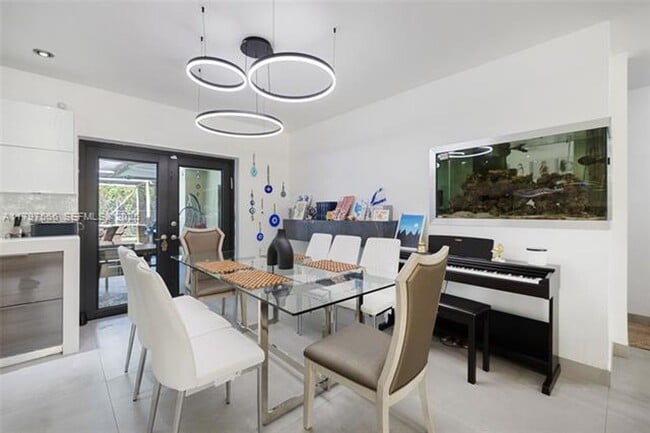 Building Photo - 20375 NE 22nd Pl