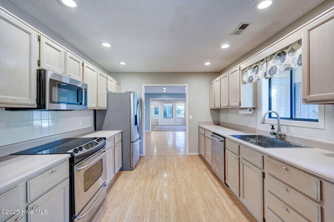 Building Photo - 1205 2 Mile Cir W