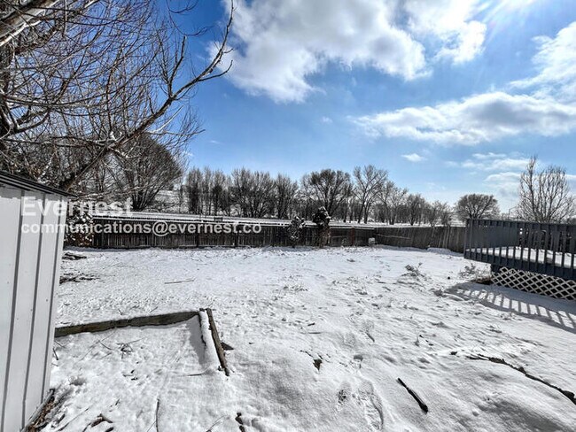 Building Photo - 615 Seawell Dr