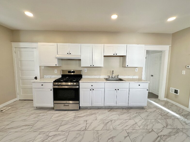 Building Photo - 25 Indian Spring Rd