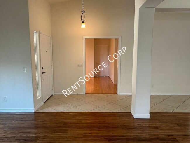 Building Photo - 39821 Sunstar St