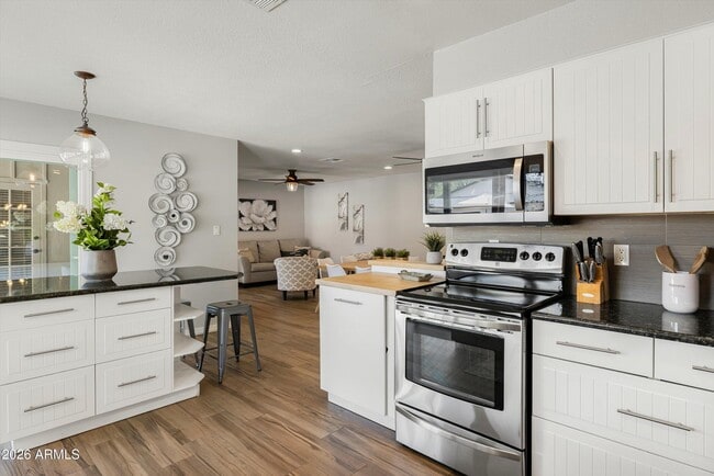 Building Photo - 12219 N 59th St