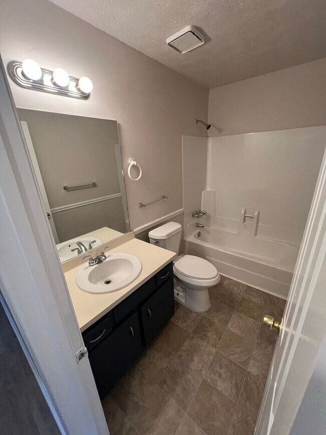 Building Photo - Spacious 2-Bed, 2-Bath Duplex in Lawrenceville — Ready Now!