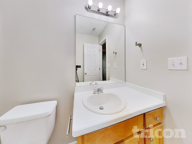 Building Photo - 294 3rd Ave