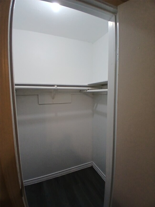 Building Photo - 13151 Walden Rd