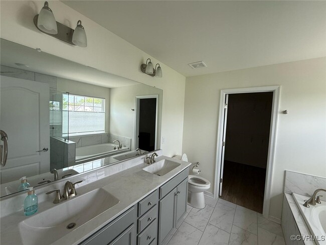 Building Photo - 10810 Porter Park Ln