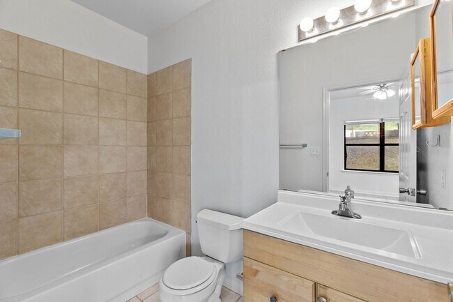 Building Photo - Massive 3 Bedroom, 3 Bath Duplex